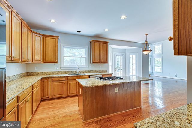 1936 LORD FAIRFAX RD, Vienna, VA 22182