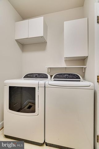 1936 LORD FAIRFAX RD, Vienna, VA 22182