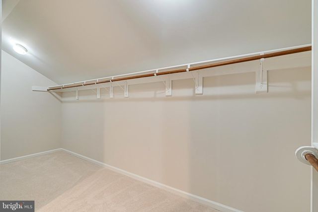 1936 LORD FAIRFAX RD, Vienna, VA 22182