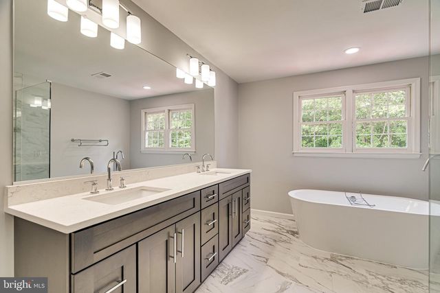 1936 LORD FAIRFAX RD, Vienna, VA 22182