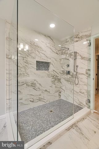 1936 LORD FAIRFAX RD, Vienna, VA 22182