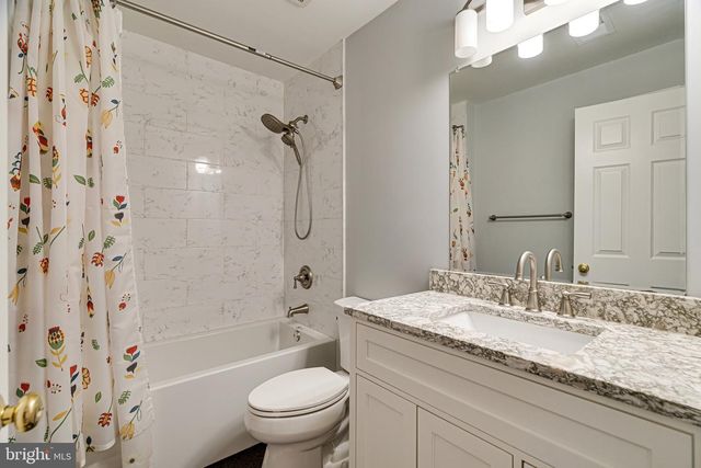 1936 LORD FAIRFAX RD, Vienna, VA 22182