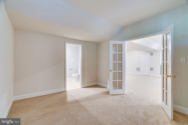 1936 LORD FAIRFAX RD, Vienna, VA 22182