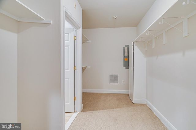 1936 LORD FAIRFAX RD, Vienna, VA 22182