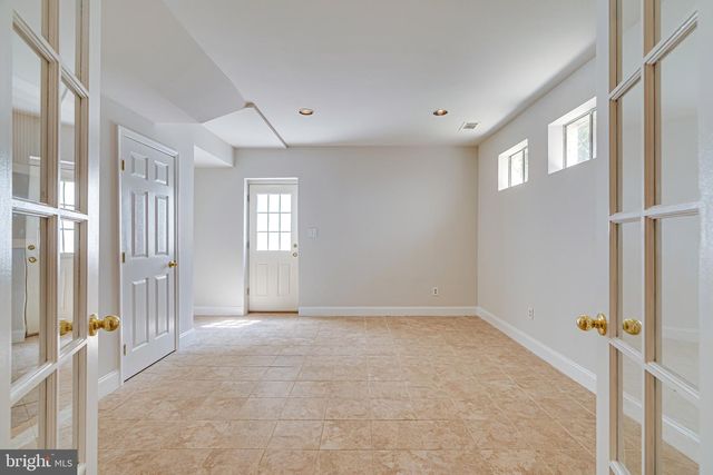 1936 LORD FAIRFAX RD, Vienna, VA 22182