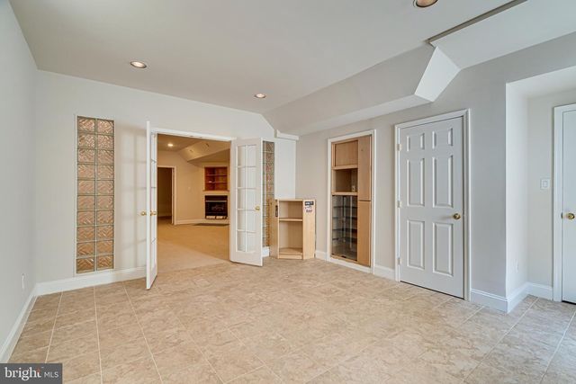 1936 LORD FAIRFAX RD, Vienna, VA 22182