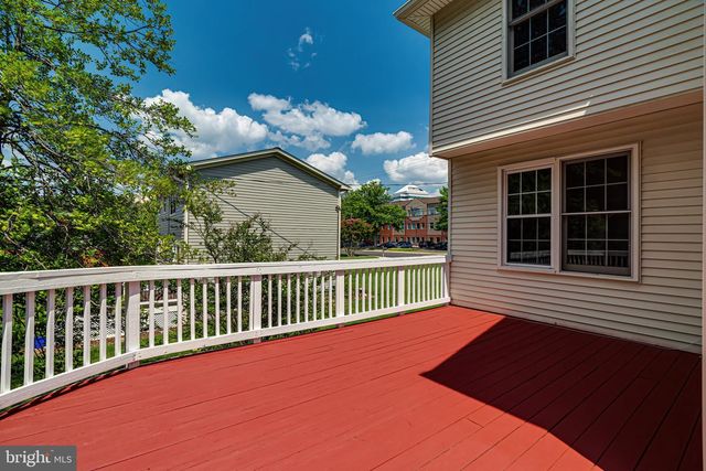 1936 LORD FAIRFAX RD, Vienna, VA 22182