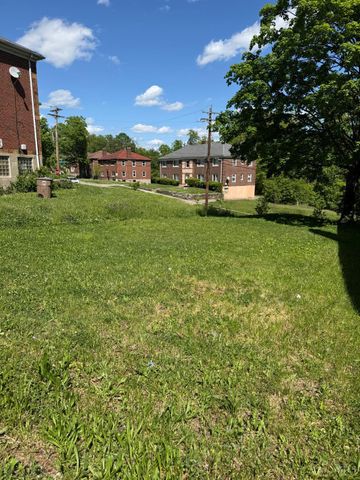 3127 Bracken Woods Lane, Cincinnati, OH 45211