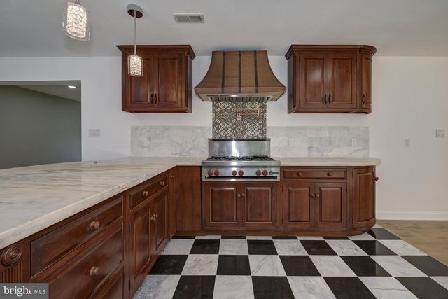 16 ARMITAGE CT, Sewell, NJ 08080