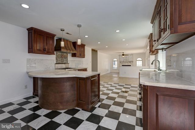 16 ARMITAGE CT, Sewell, NJ 08080