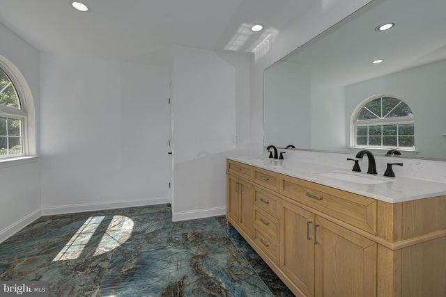 16 ARMITAGE CT, Sewell, NJ 08080