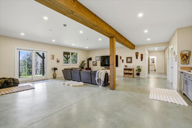 545 Stagecoach Lane, Waterbury, VT 05677