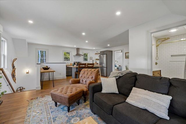 545 Stagecoach Lane, Waterbury, VT 05677