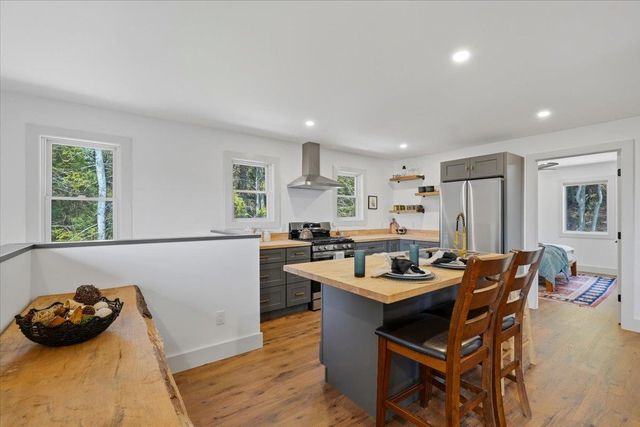 545 Stagecoach Lane, Waterbury, VT 05677