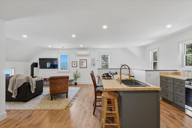 545 Stagecoach Lane, Waterbury, VT 05677