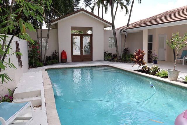 5705 NW 100th Terrace, Coral Springs, FL 33076