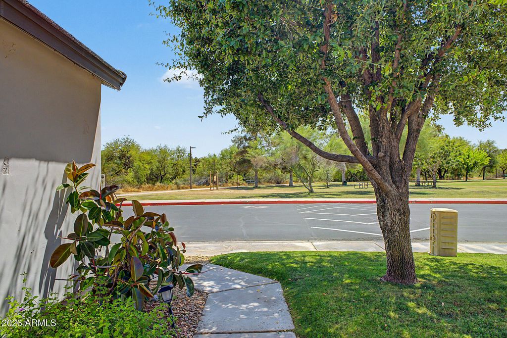 430 W TIERRA BUENA Lane, Phoenix, AZ 85023 — photo 2