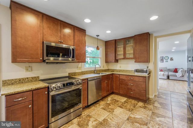 17205 SANDY KNOLL DR, Olney, MD 20832
