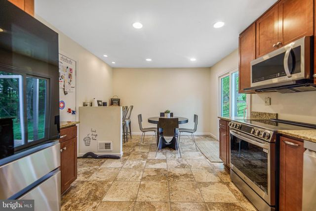 17205 SANDY KNOLL DR, Olney, MD 20832