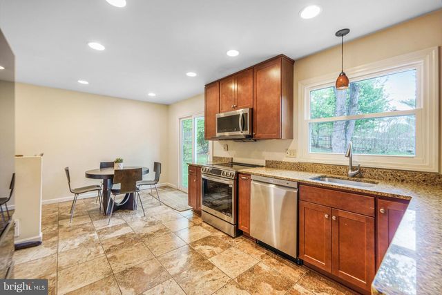 17205 SANDY KNOLL DR, Olney, MD 20832