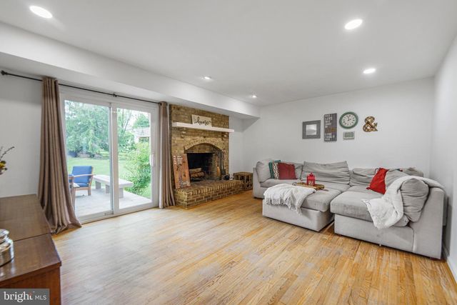 17205 SANDY KNOLL DR, Olney, MD 20832