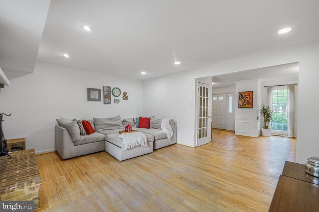 17205 SANDY KNOLL DR, Olney, MD 20832