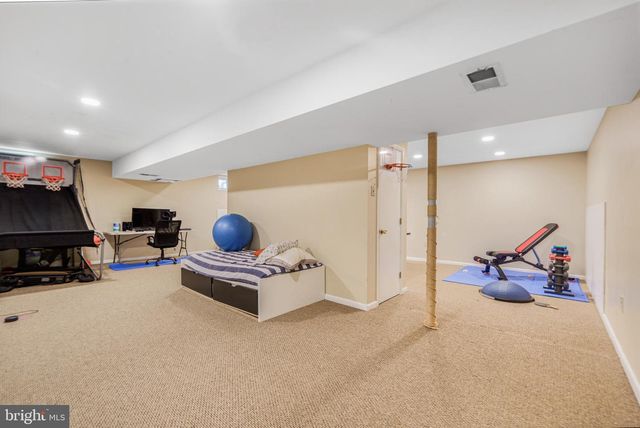 17205 SANDY KNOLL DR, Olney, MD 20832