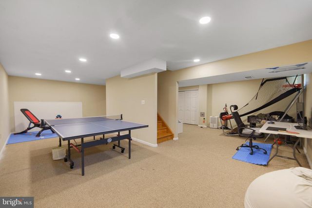 17205 SANDY KNOLL DR, Olney, MD 20832