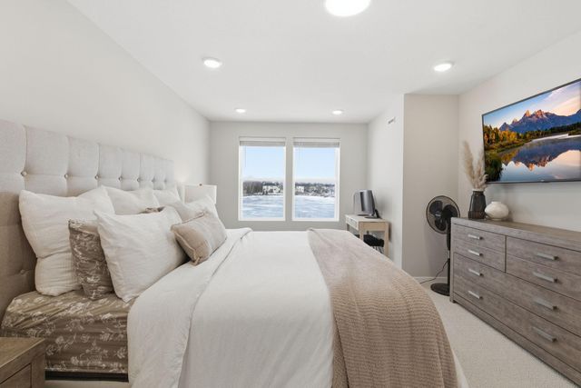 17922 Genoa Drive, Lakeville, MN 55024