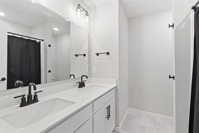 17922 Genoa Drive, Lakeville, MN 55024