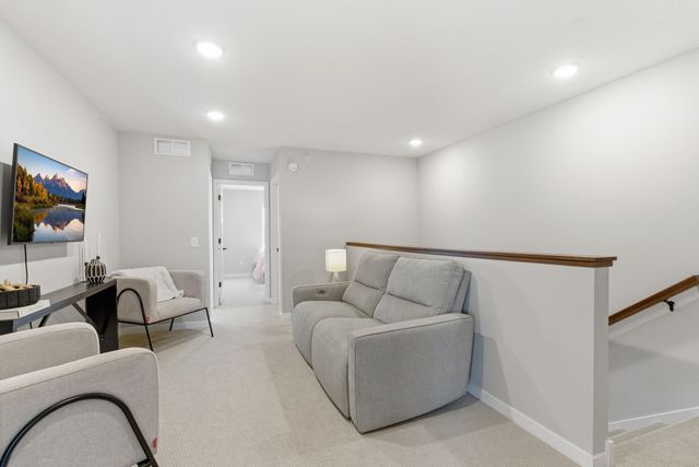 17922 Genoa Drive, Lakeville, MN 55024