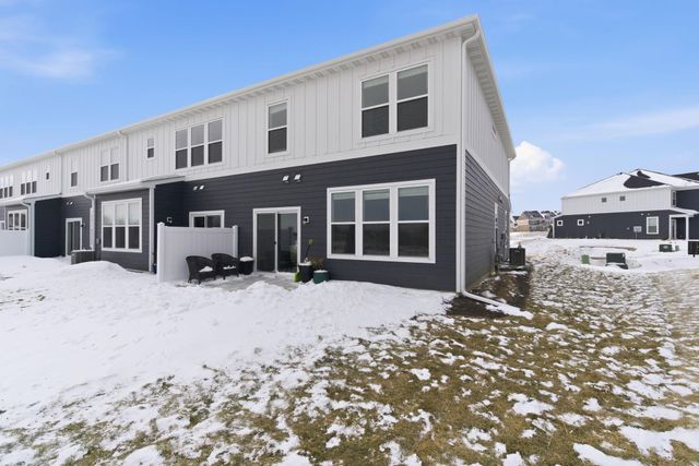 17922 Genoa Drive, Lakeville, MN 55024