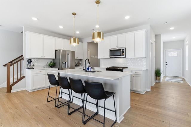 17922 Genoa Drive, Lakeville, MN 55024