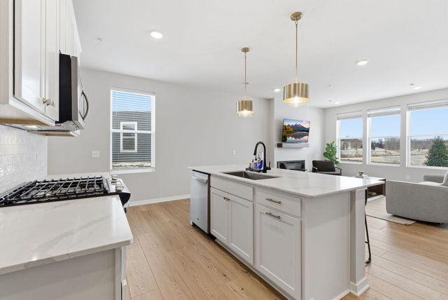 17922 Genoa Drive, Lakeville, MN 55024