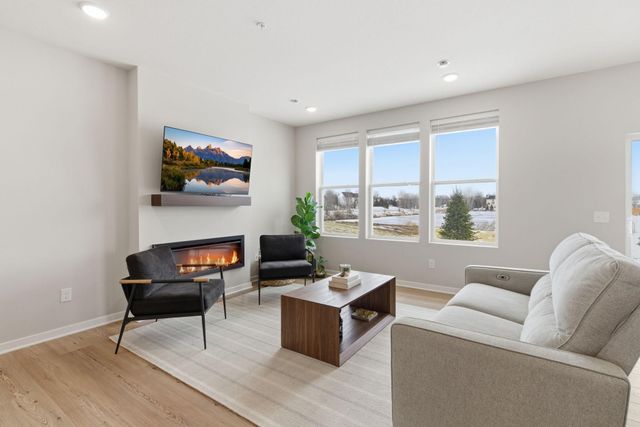 17922 Genoa Drive, Lakeville, MN 55024