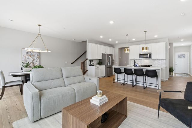 17922 Genoa Drive, Lakeville, MN 55024