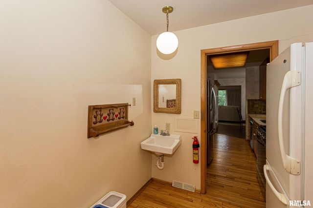 28018 230TH Street, Le Claire, IA 52753