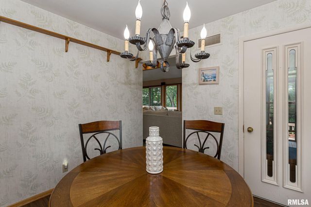 28018 230TH Street, Le Claire, IA 52753