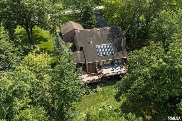 28018 230TH Street, Le Claire, IA 52753