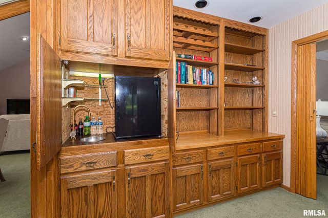 28018 230TH Street, Le Claire, IA 52753