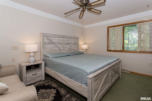 28018 230TH Street, Le Claire, IA 52753