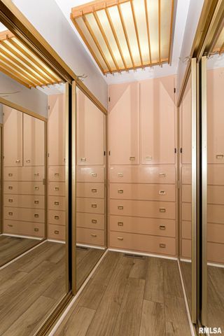 28018 230TH Street, Le Claire, IA 52753