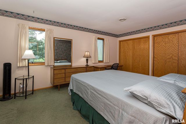 28018 230TH Street, Le Claire, IA 52753