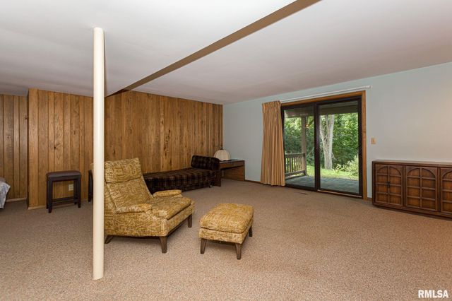 28018 230TH Street, Le Claire, IA 52753