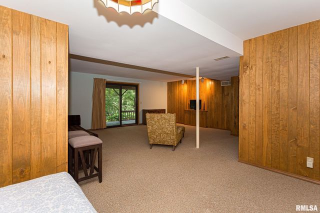 28018 230TH Street, Le Claire, IA 52753