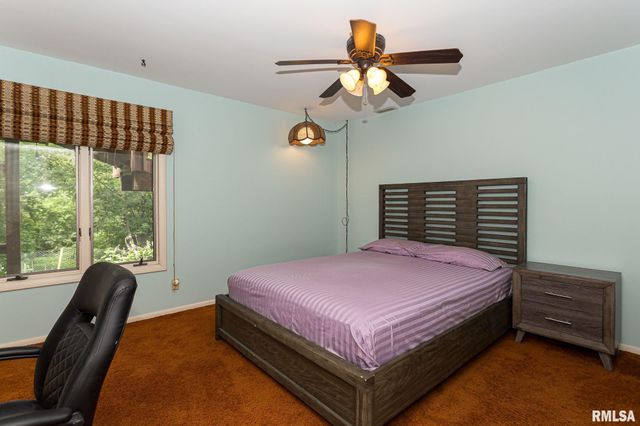 28018 230TH Street, Le Claire, IA 52753