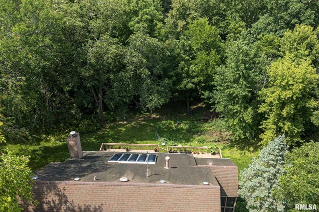 28018 230TH Street, Le Claire, IA 52753