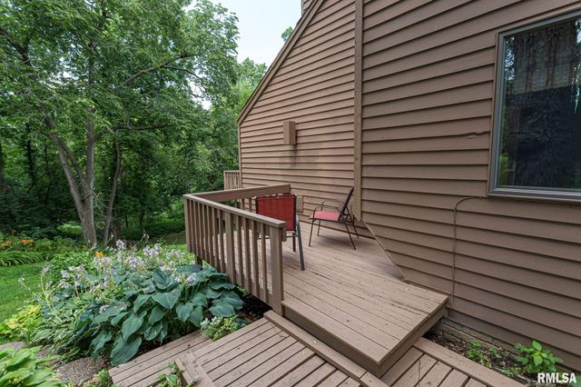 28018 230TH Street, Le Claire, IA 52753