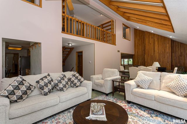 28018 230TH Street, Le Claire, IA 52753