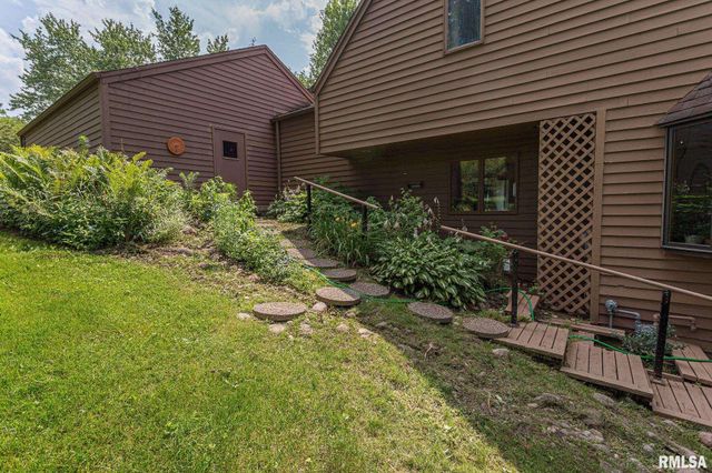 28018 230TH Street, Le Claire, IA 52753